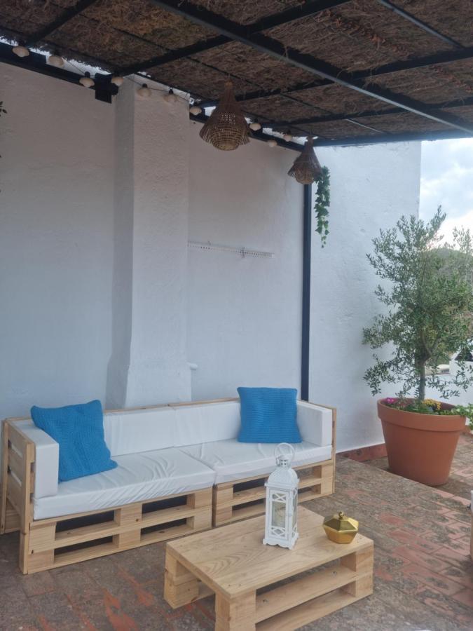 Amb Encant I Estil Mediterrani En Zona Tranquilla De Llanca I Amb Terrassa Exterior photo